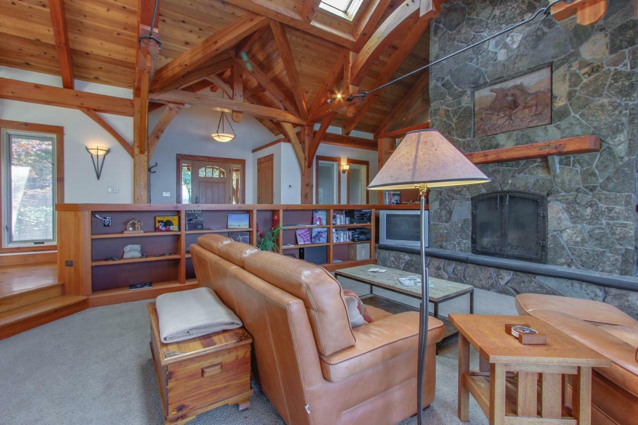 Bottle Bay Lakefront Lodge Sandpoint Eksteriør billede